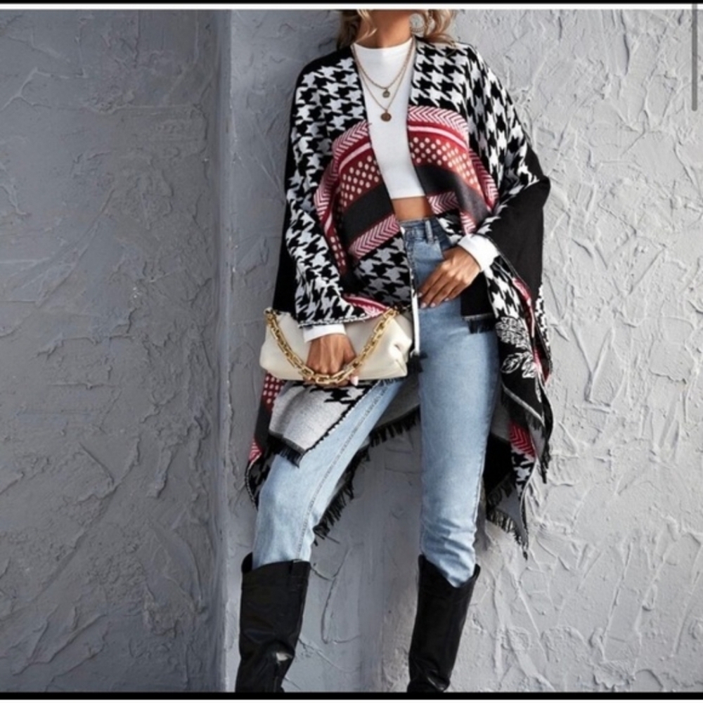 Stylish Black and Red Houndstooth Women's Sweater - Picture 2 of 6